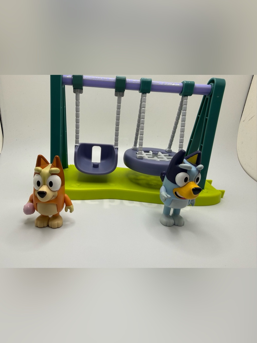 Disney Bluey play set swing Bingo Icecream & Bluey figure toy